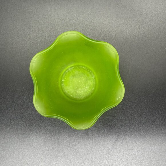 Vintage Apple Green Frosted Glass Bowl Scalloped Edge Decorative Serving Dish 5" - Picture 5 of 10